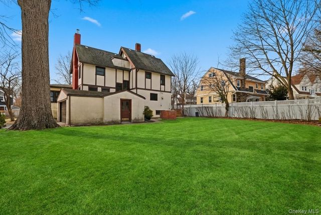 25 Midland Avenue, White Plains, NY 10606