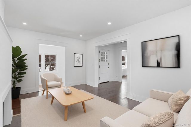 25 Midland Avenue, White Plains, NY 10606