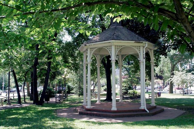 25 Midland Avenue, White Plains, NY 10606