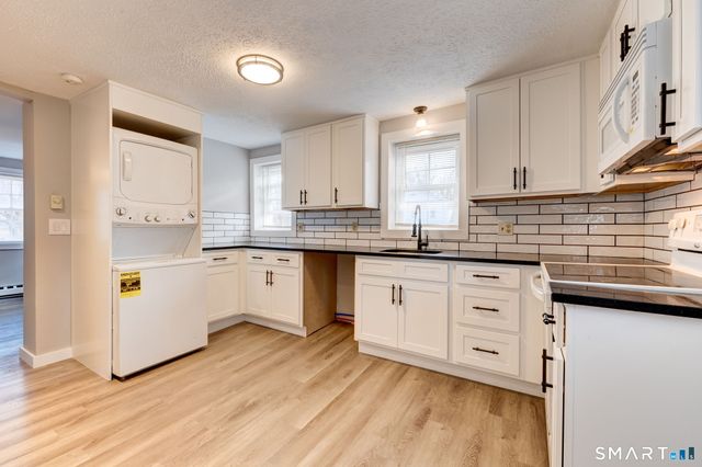 8 Maple Avenue, Plymouth, CT 06782