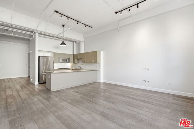 1130 S Flower Street 202, Los Angeles, CA 90015