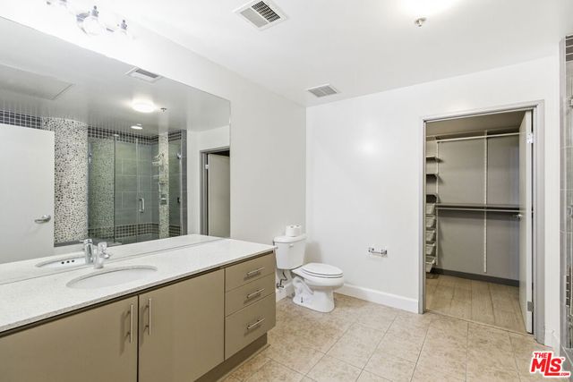 1130 S Flower Street 202, Los Angeles, CA 90015