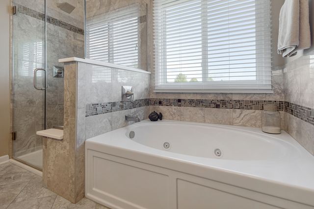12 Baldwin Court, Lake In The Hills, IL 60156