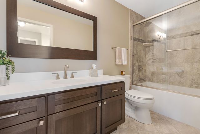 12 Baldwin Court, Lake In The Hills, IL 60156
