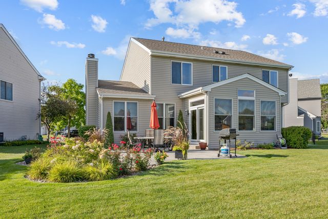 12 Baldwin Court, Lake In The Hills, IL 60156