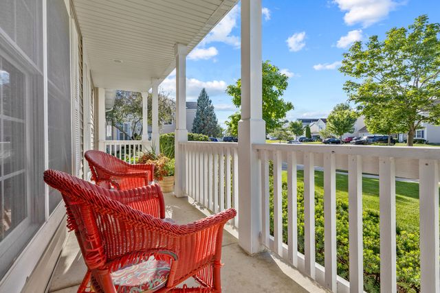 12 Baldwin Court, Lake In The Hills, IL 60156