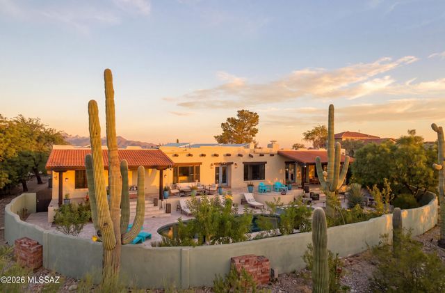 330 E Hillcrest Place, Tucson, AZ 85704
