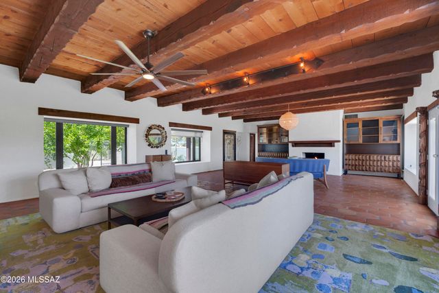 330 E Hillcrest Place, Tucson, AZ 85704
