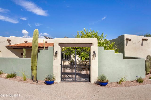 330 E Hillcrest Place, Tucson, AZ 85704