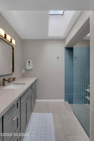 330 E Hillcrest Place, Tucson, AZ 85704