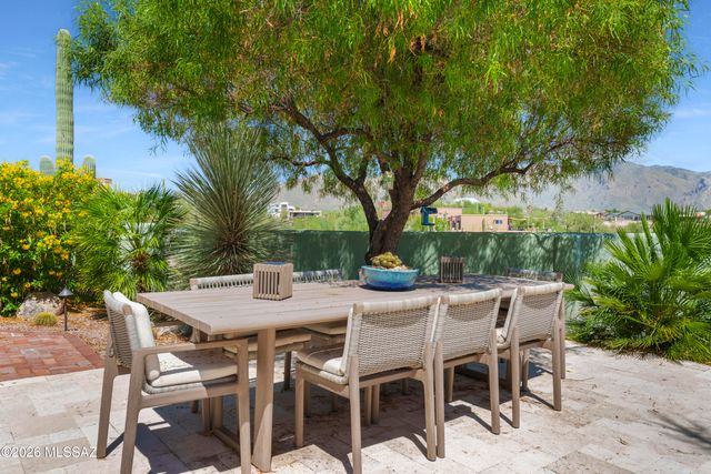 330 E Hillcrest Place, Tucson, AZ 85704
