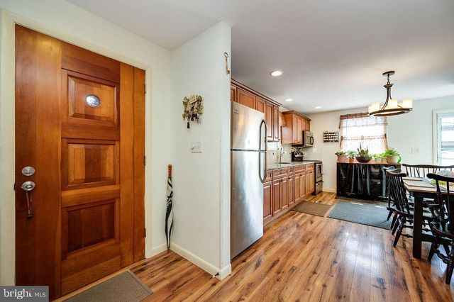875 COLUMBIA AVE, Sinking Spring, PA 19608