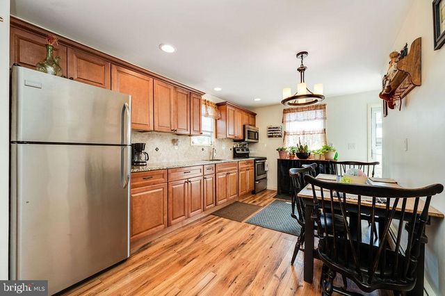 875 COLUMBIA AVE, Sinking Spring, PA 19608