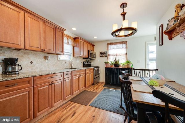 875 COLUMBIA AVE, Sinking Spring, PA 19608