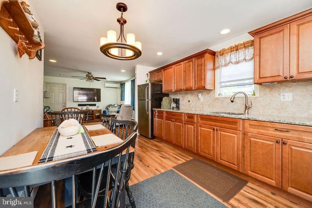 875 COLUMBIA AVE, Sinking Spring, PA 19608