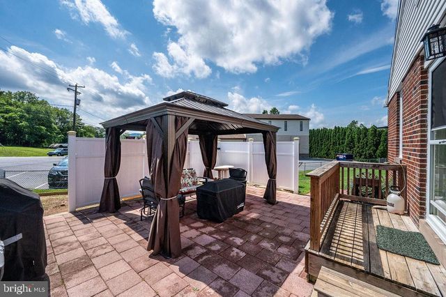 875 COLUMBIA AVE, Sinking Spring, PA 19608