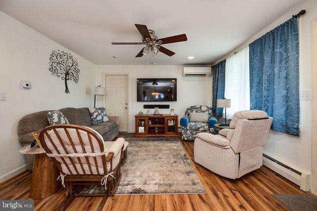 875 COLUMBIA AVE, Sinking Spring, PA 19608