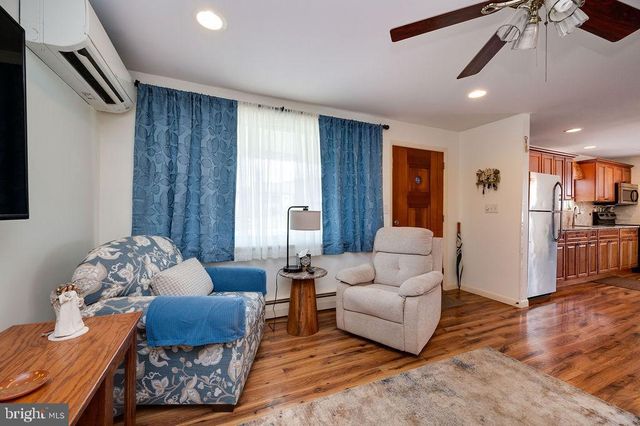 875 COLUMBIA AVE, Sinking Spring, PA 19608
