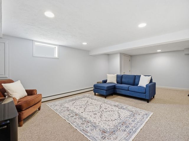 79 Garrison Rd, Chelmsford, MA 01824