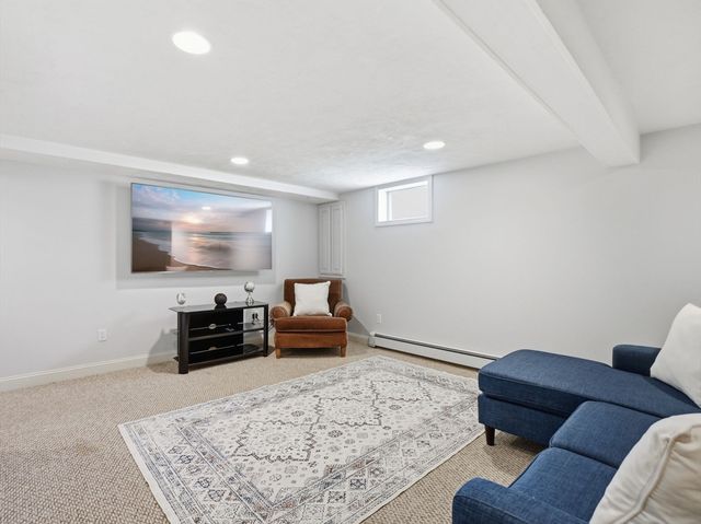 79 Garrison Rd, Chelmsford, MA 01824