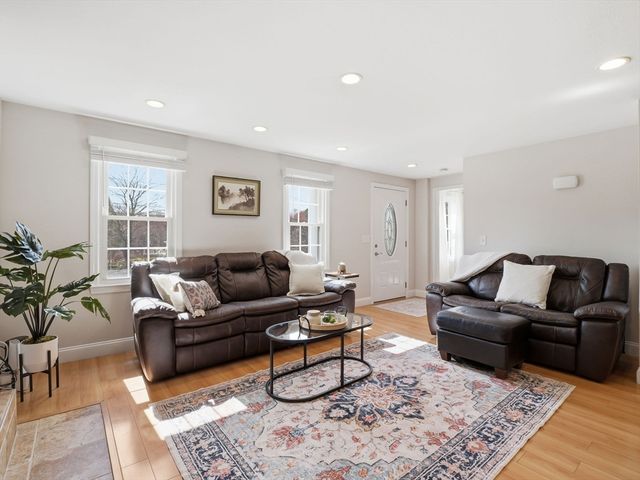 79 Garrison Rd, Chelmsford, MA 01824