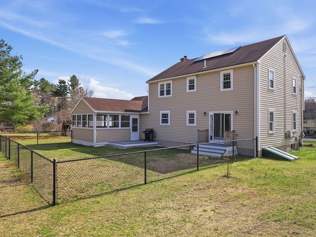 79 Garrison Rd, Chelmsford, MA 01824