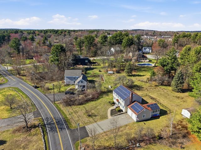 79 Garrison Rd, Chelmsford, MA 01824