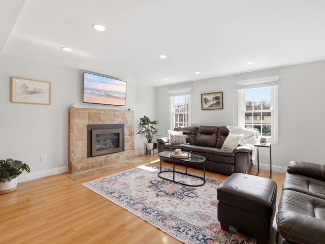 79 Garrison Rd, Chelmsford, MA 01824