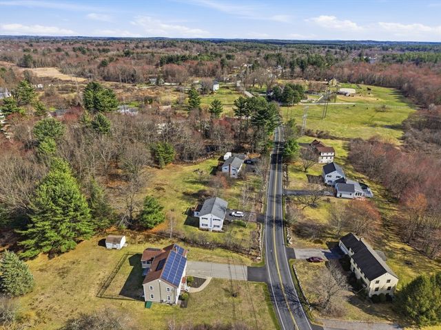 79 Garrison Rd, Chelmsford, MA 01824