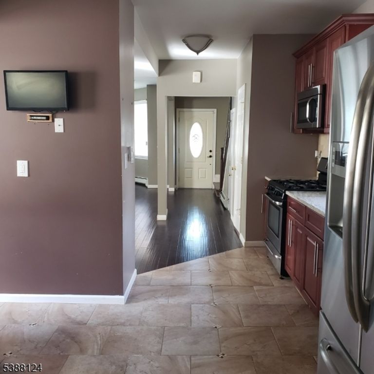 54 Linwood Pl, East Orange City, NJ 07017