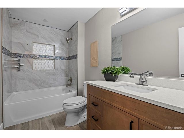 10620 W Glasgow Ave, Littleton, CO 80127