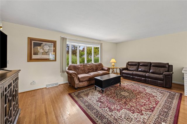 197 Willowen Drive, Irondequoit, NY 14609