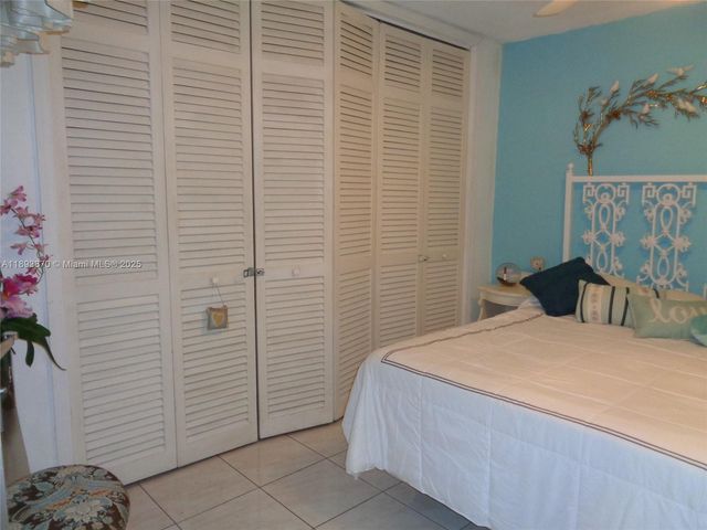3127 S Ocean Dr 219, Hallandale Beach, FL 33009