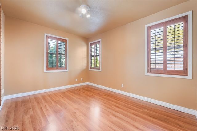 7702 Bear Ridge Street, Las Vegas, NV 89113