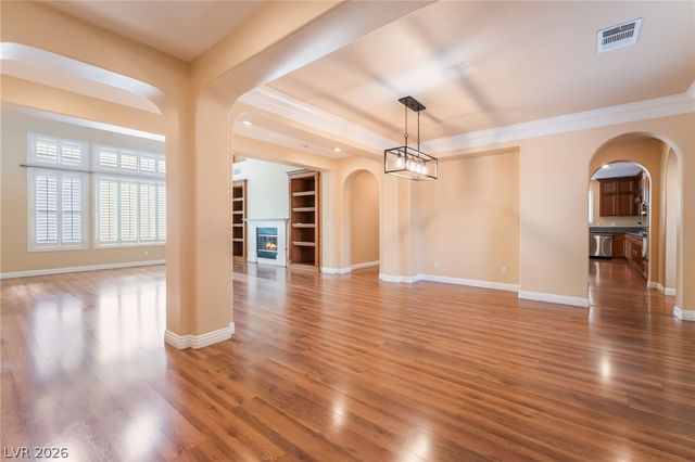 7702 Bear Ridge Street, Las Vegas, NV 89113