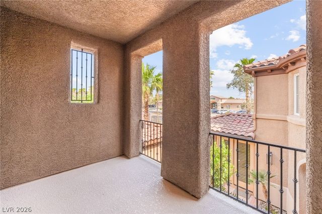7702 Bear Ridge Street, Las Vegas, NV 89113