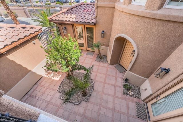 7702 Bear Ridge Street, Las Vegas, NV 89113