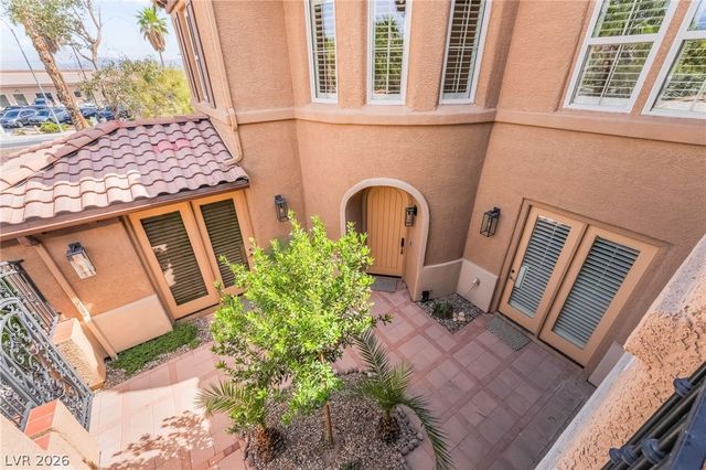 7702 Bear Ridge Street, Las Vegas, NV 89113