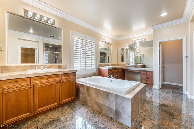 7702 Bear Ridge Street, Las Vegas, NV 89113