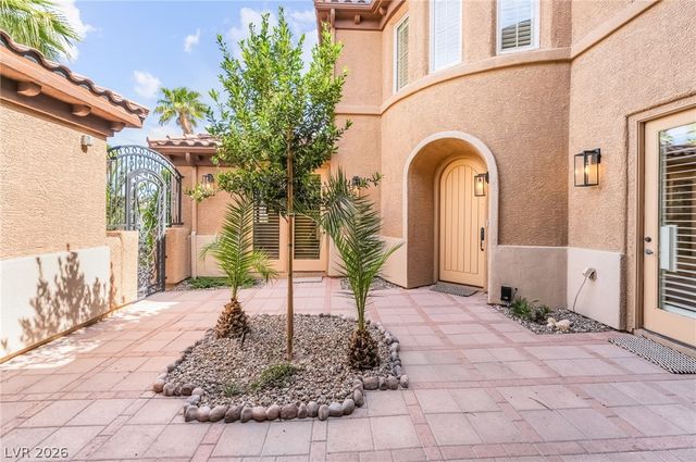 7702 Bear Ridge Street, Las Vegas, NV 89113