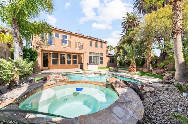 7702 Bear Ridge Street, Las Vegas, NV 89113