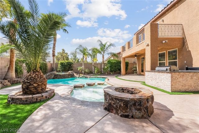 7702 Bear Ridge Street, Las Vegas, NV 89113