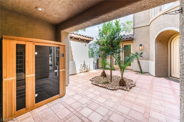 7702 Bear Ridge Street, Las Vegas, NV 89113