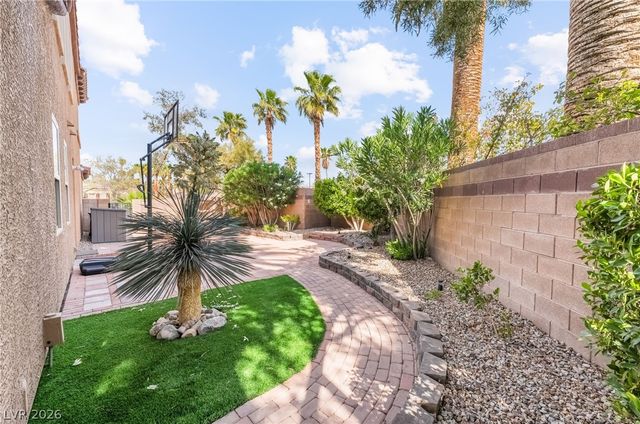 7702 Bear Ridge Street, Las Vegas, NV 89113