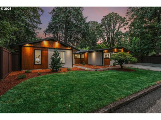 18111 Sw PIONEER Ct, Lake Oswego, OR 97034