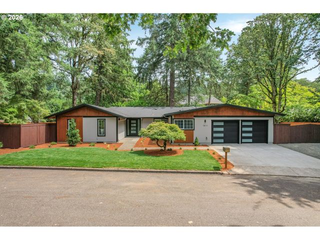 18111 Sw PIONEER Ct, Lake Oswego, OR 97034