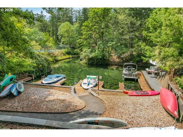 18111 Sw PIONEER Ct, Lake Oswego, OR 97034