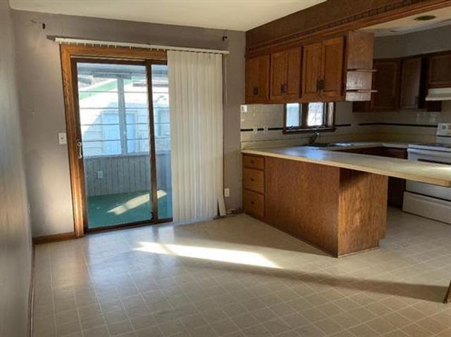 731 James Avenue, Rockford, IL 61107