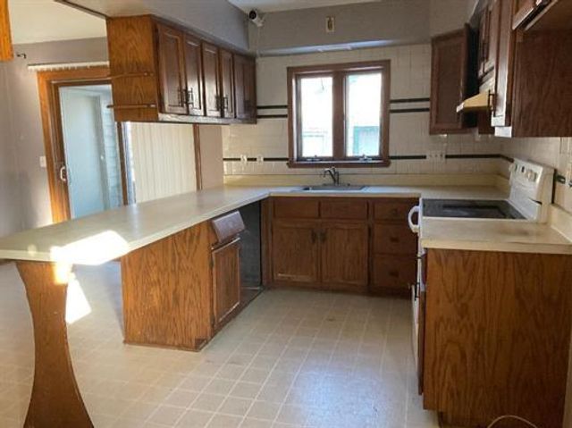 731 James Avenue, Rockford, IL 61107