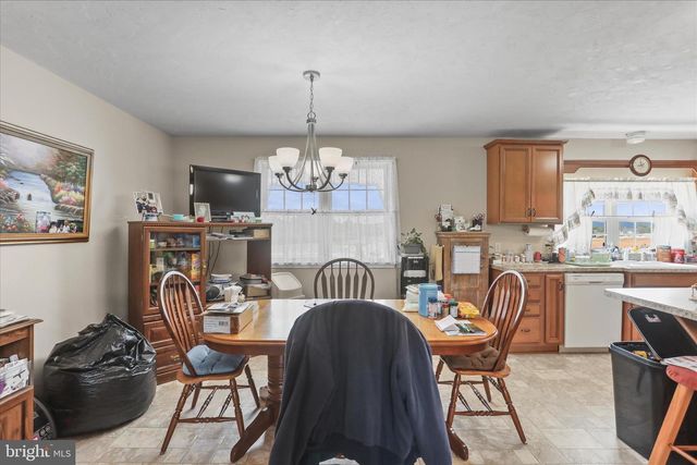2440 BELAIR DR, Dover, PA 17315